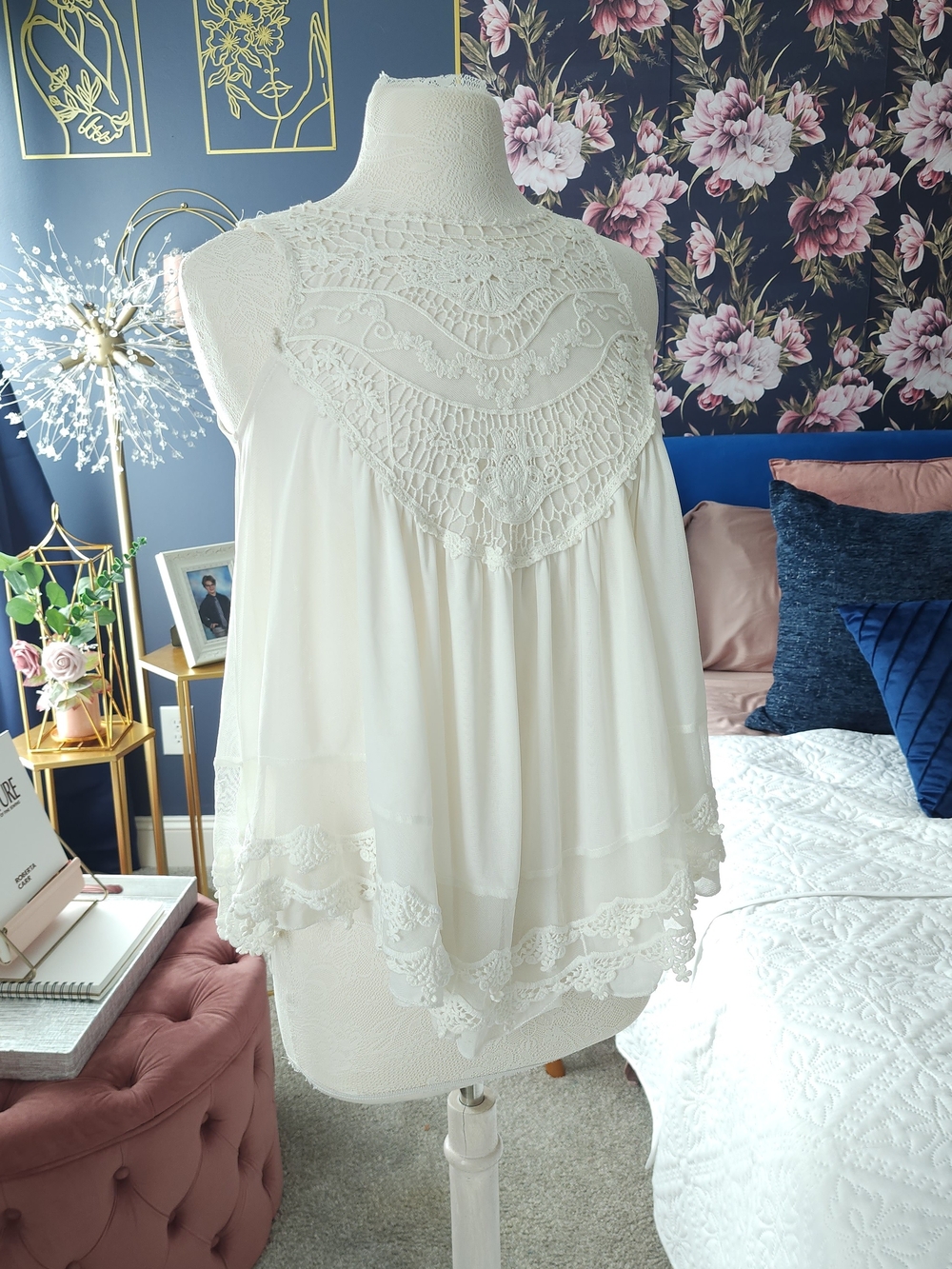 Altard State Lace Yoke Sleeveless Cream Women’s Swing Top / Tunic, XS
